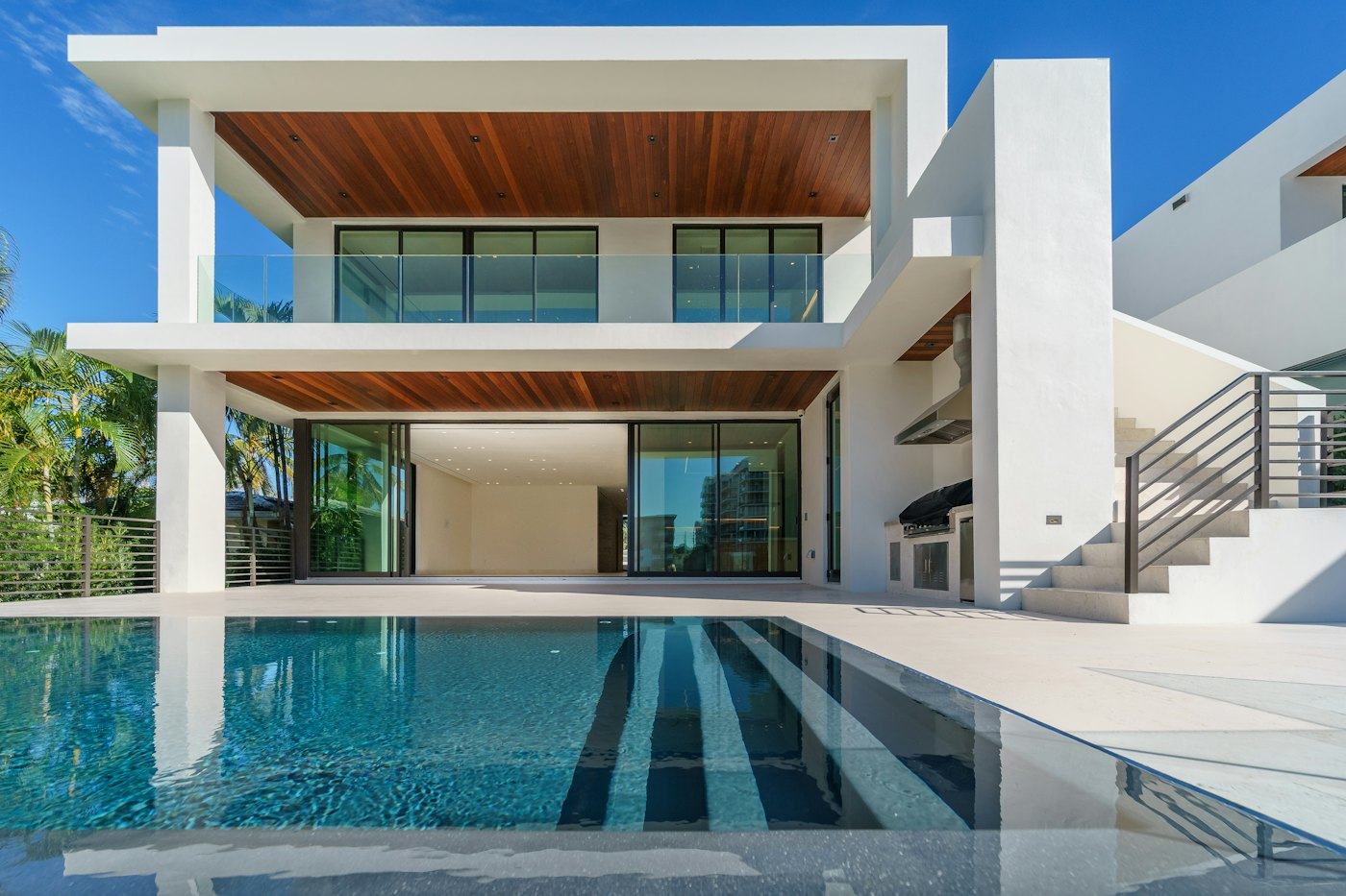 Luxury villa with pool in Bahrain